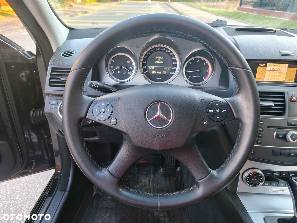 Mercedes-Benz Klasa C 220 CDI DPF Automatik BlueEFFICIENCY Avantgarde - 32