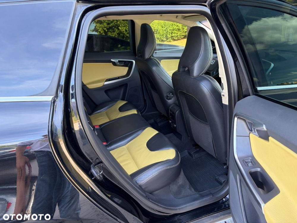 Volvo XC 60 D5 AWD Momentum - 18