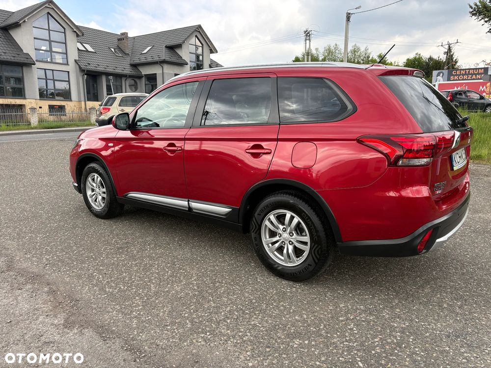 Mitsubishi Outlander 2.0 Invite + 2WD - 3