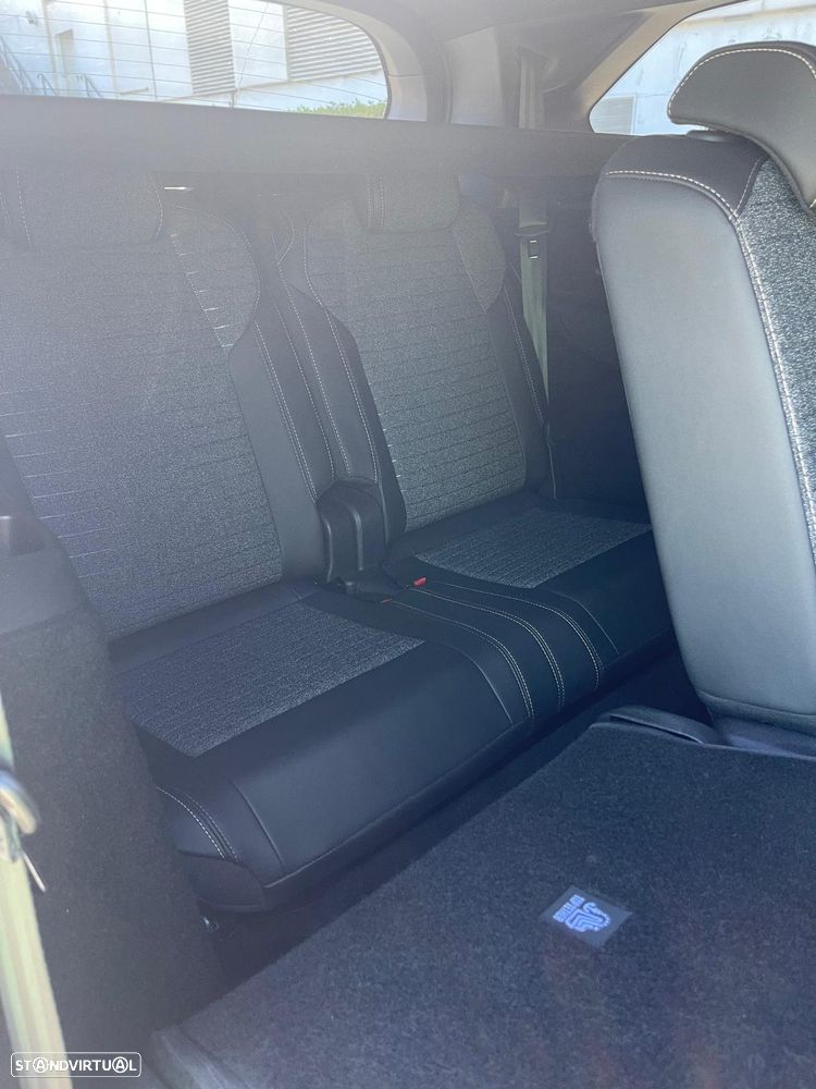 Peugeot 5008 Hybrid 145 e-DSC6 Allure - 32