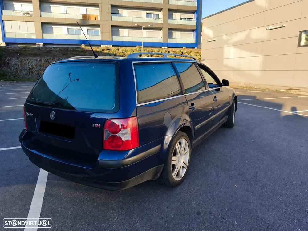 VW Passat Variant 1.9 TDi Highline - 4