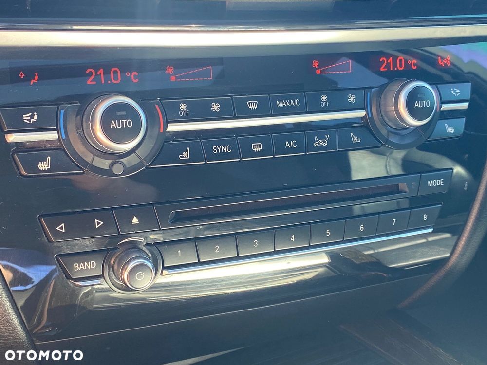 BMW X5 xDrive50i - 18