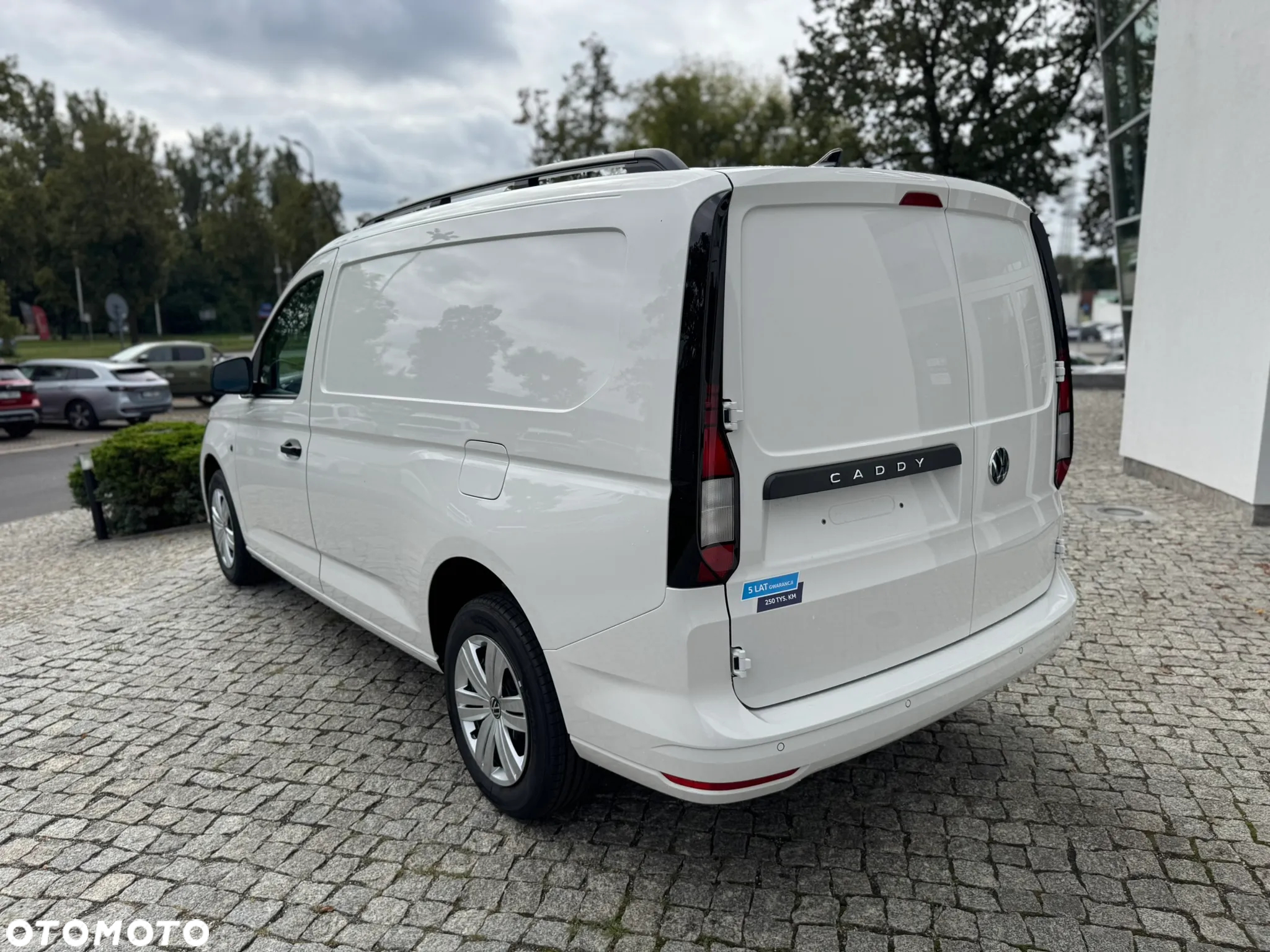 Volkswagen Caddy Maxi Cargo - 11