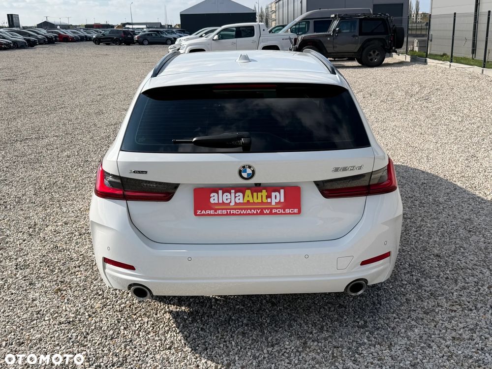 BMW Seria 3 320d xDrive mHEV - 14