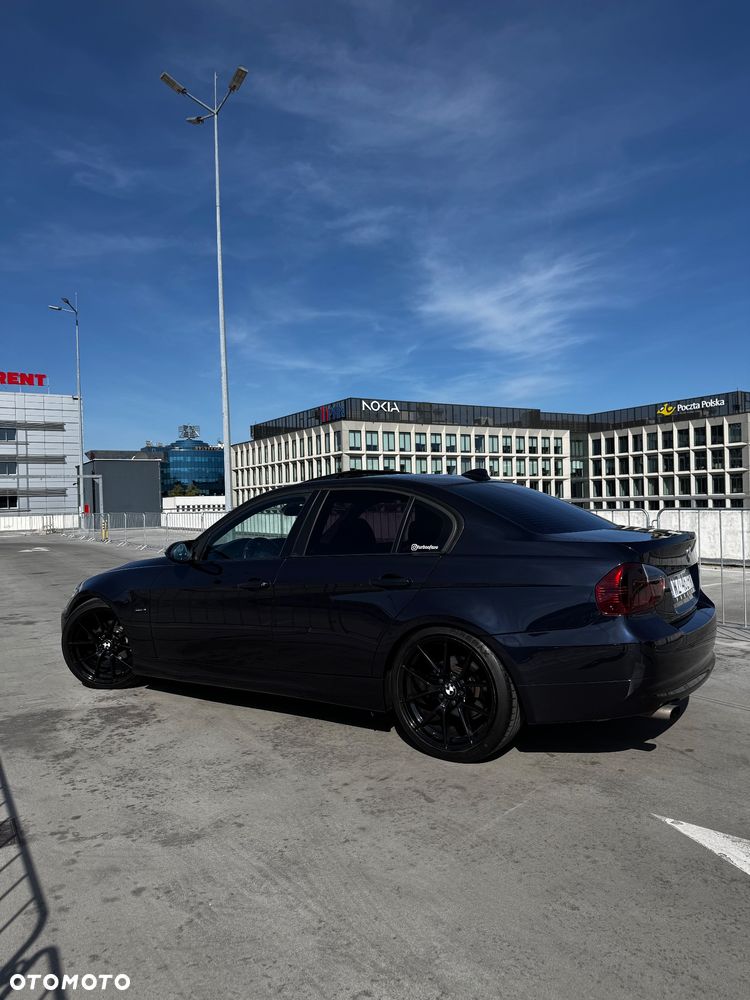 BMW Seria 3 320i - 35