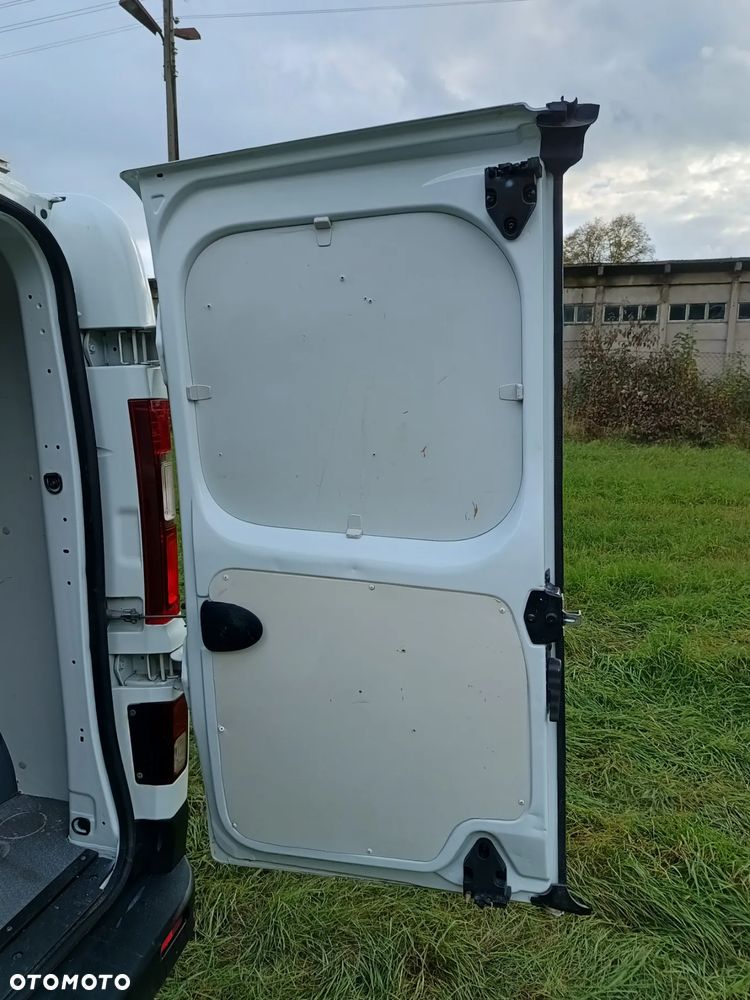 Nissan Nv300 LONG L2H1 jak Trafic, Vivaro 1.6 diesel dCi 125 manual 2018 rok STAN BDB Gotowy do jazdy!!! - 25