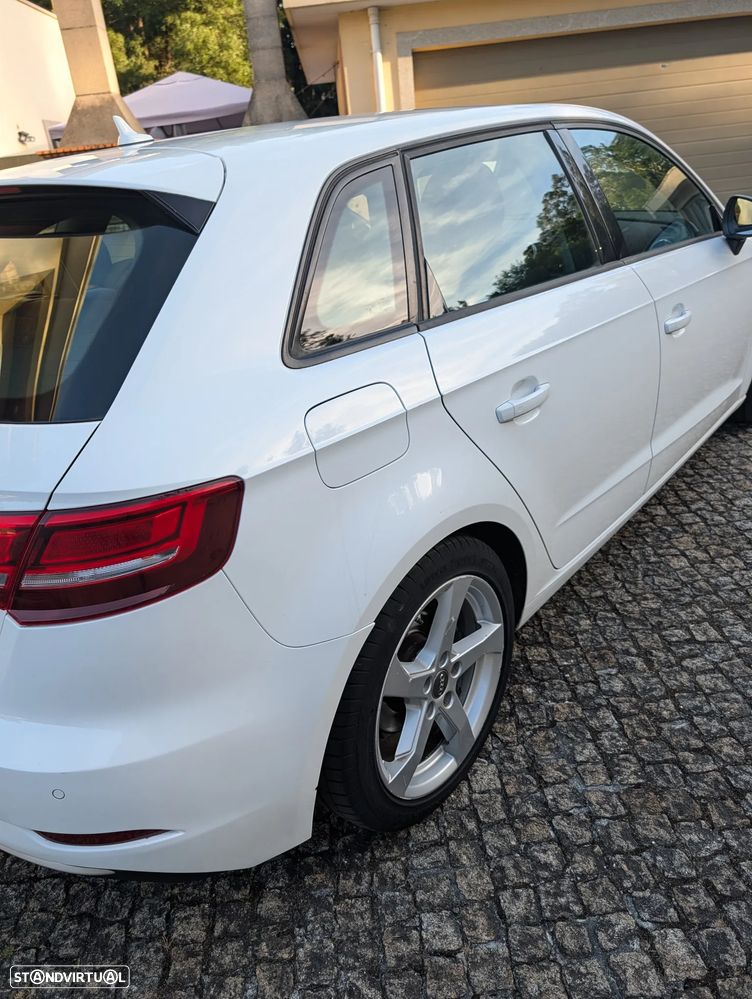 Audi A3 Sportback 2.0 TDI - 4