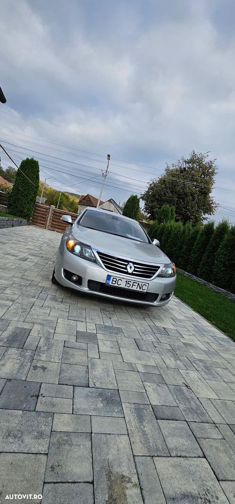 Renault Latitude 2.0 16 V Privilege - 8