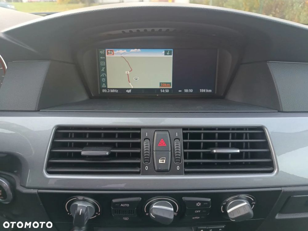 BMW Seria 5 520i - 14