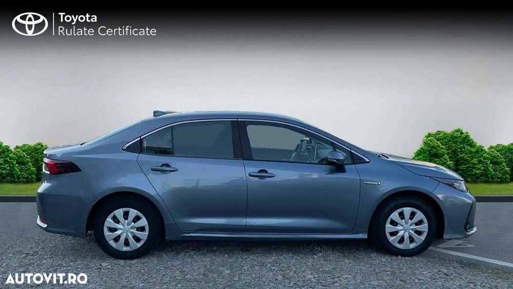 Toyota Corolla Sedan 1.8 HSD Business - 12