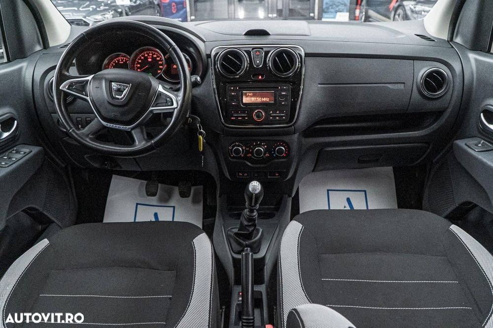 Dacia Lodgy 1.5 dCi Stepway - 32