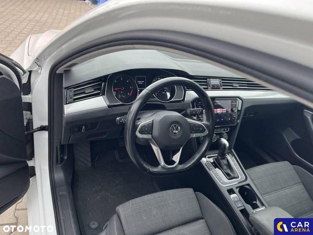 Volkswagen Passat - 12