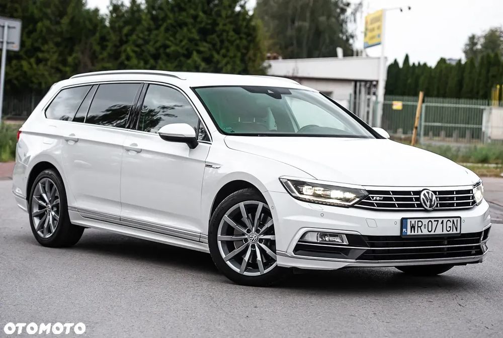 Volkswagen Passat - 1