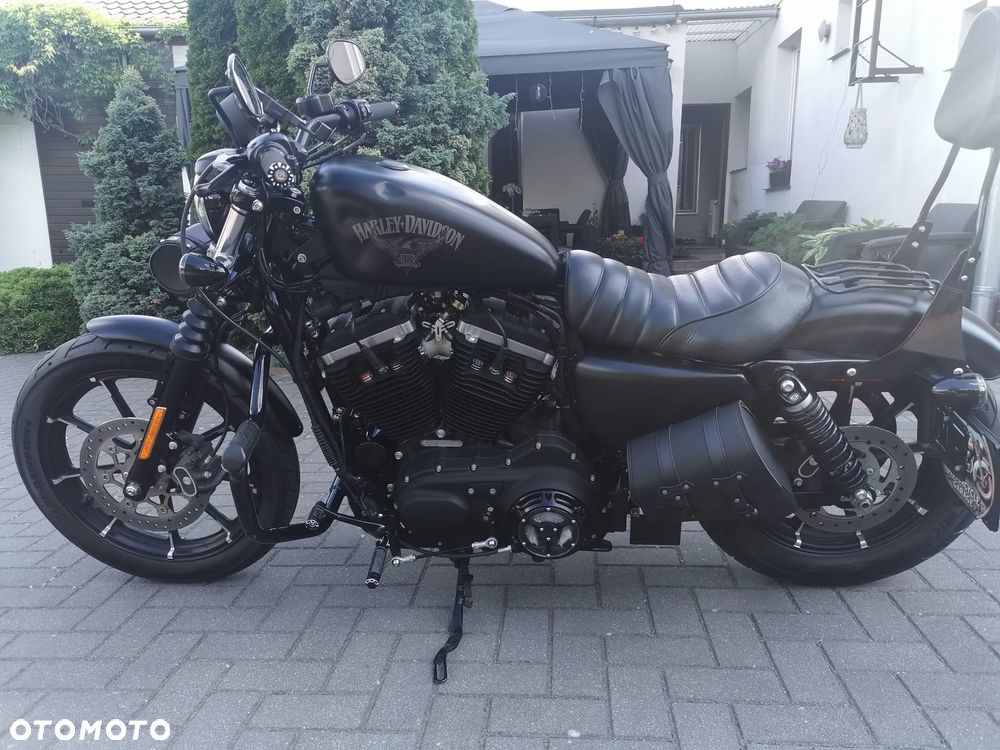 Harley-Davidson Sportster Iron 883 - 4