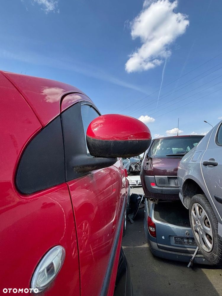 Peugeot 107 LIFT lusterko lewe