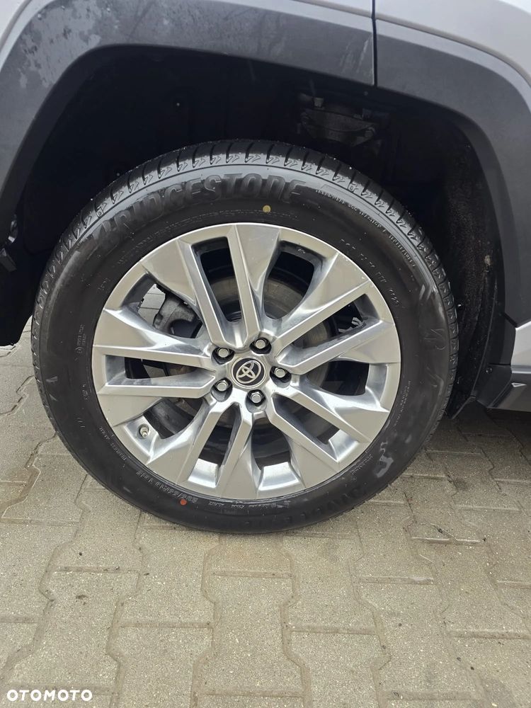 Toyota RAV4 - 6