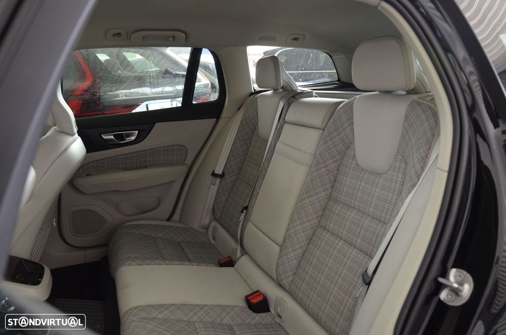 Volvo V60 2.0 T6 AWD TE Core - 13