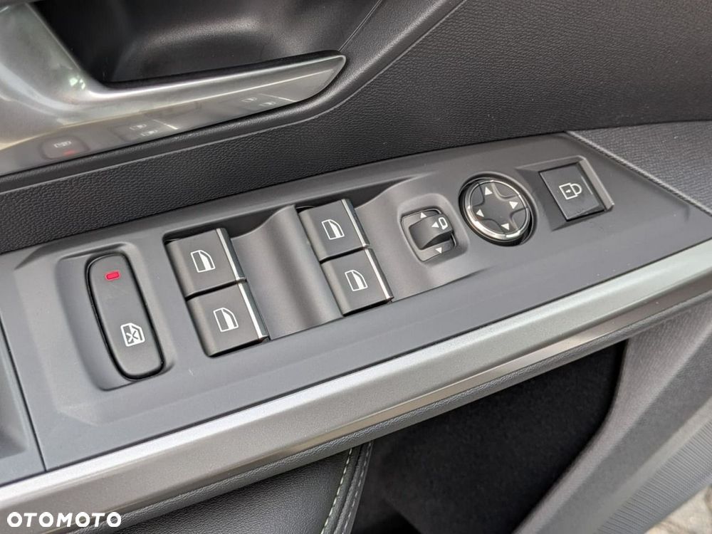 Peugeot 5008 Hybrid 145 e-DSC6 GT - 8