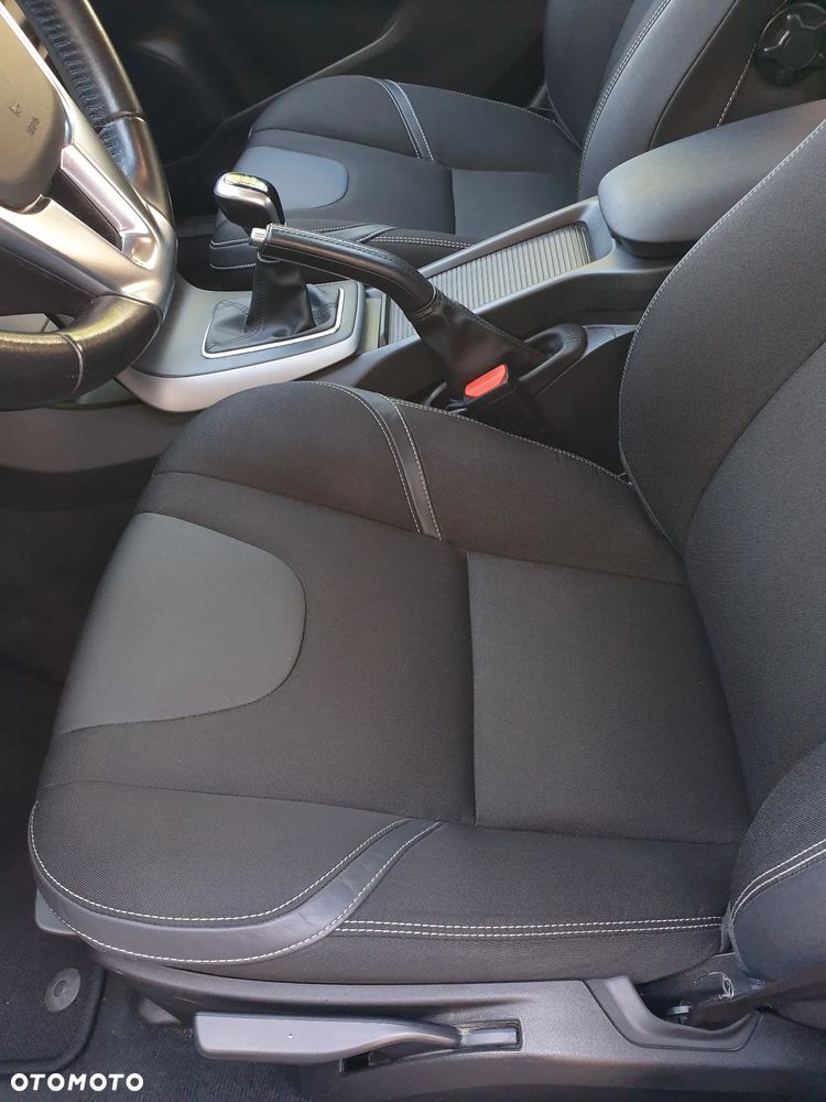 Volvo V40 D2 Momentum - 9