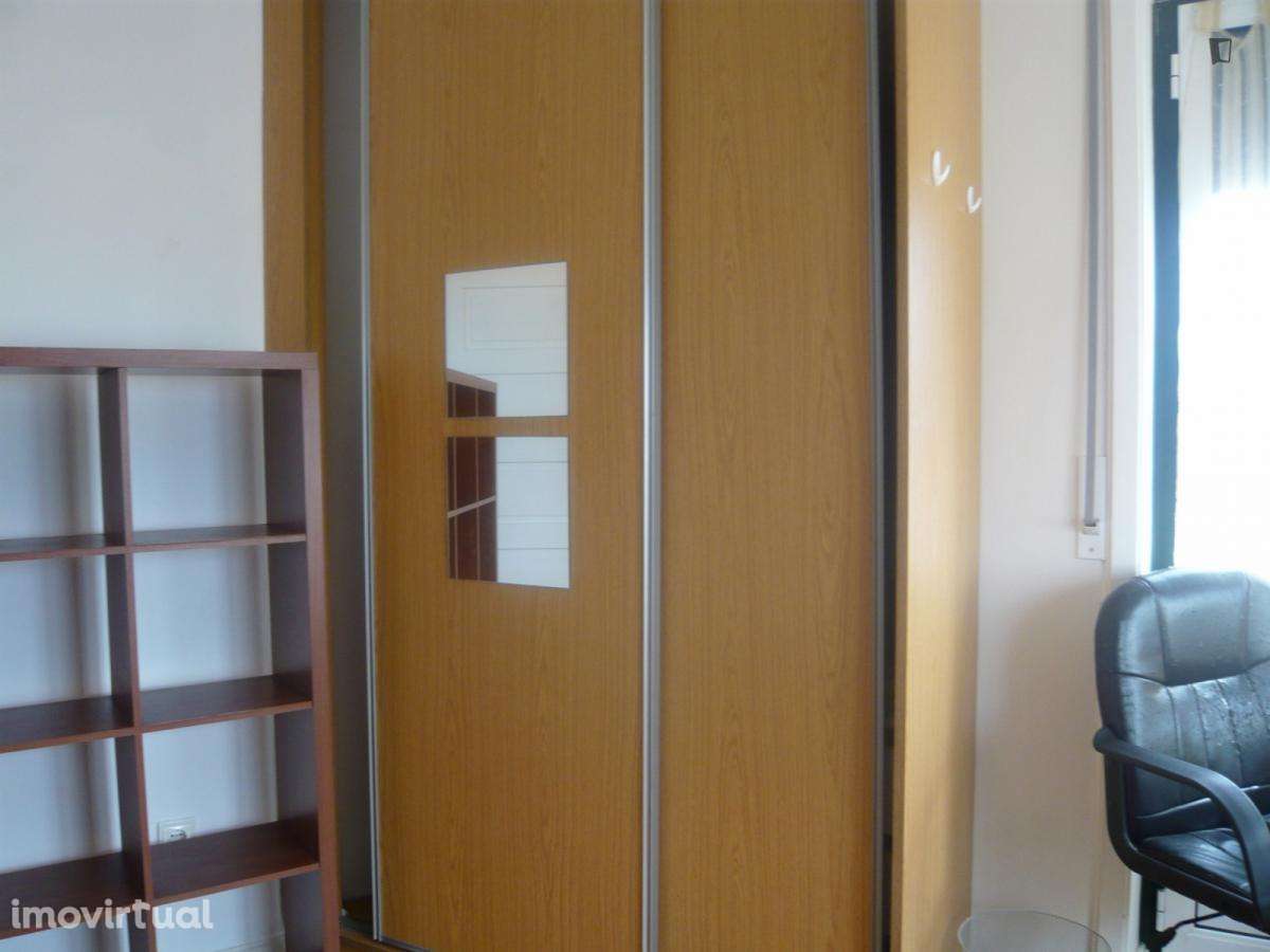 Quarto - localizado em Montes Claros Coimbra - Grande imagem: 2/13