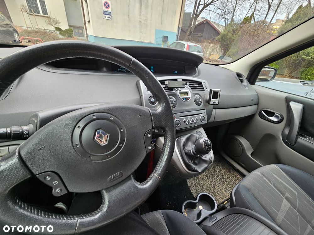 Renault Scenic 2.0 16V Dynamique - 9