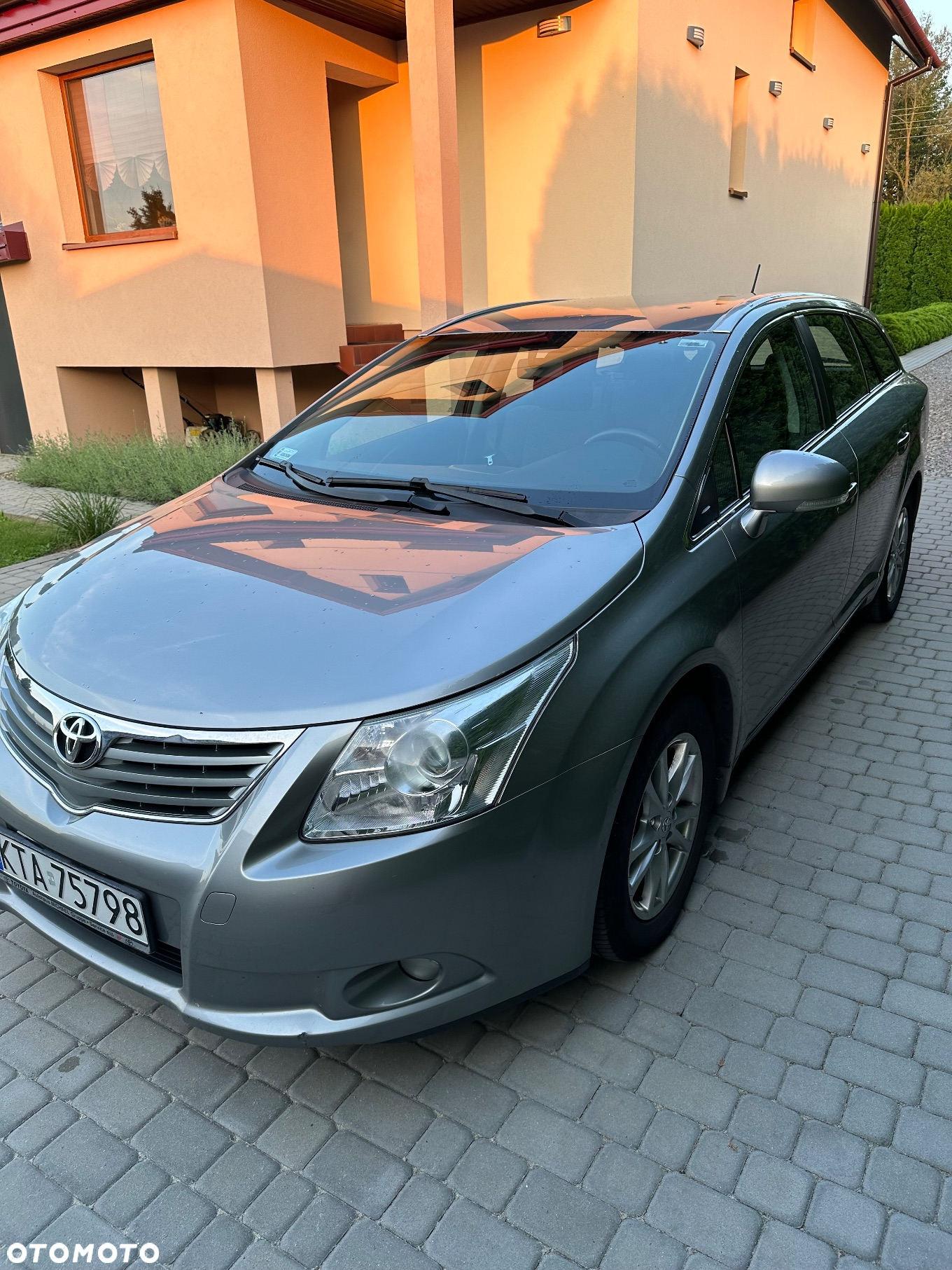 Toyota Avensis Combi 1.6 - 6