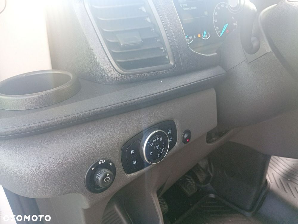Ford Transit - 18