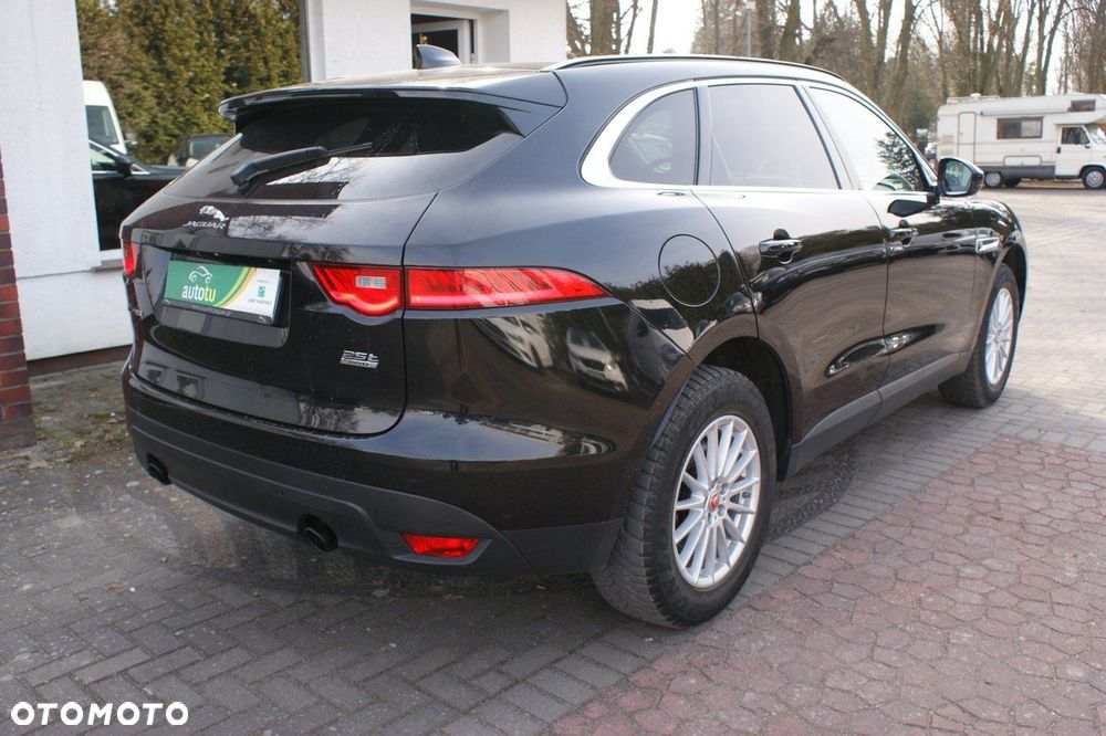 Jaguar F-Pace - 25