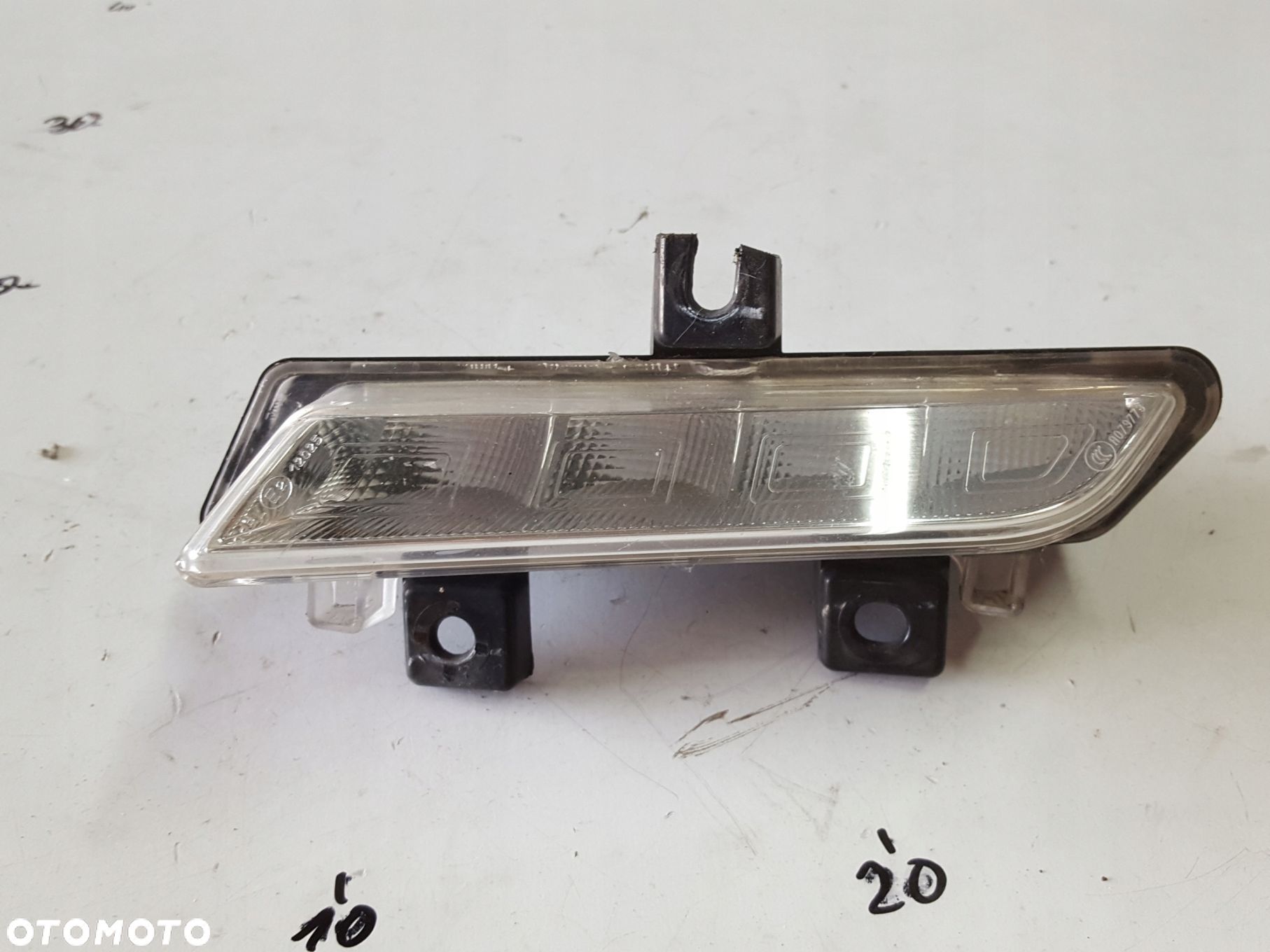 RENAULT CLIO 4 IV 12-16r LAMPA JAZDY DZIENNEJ DRL LED LEWA PRZÓD - 1
