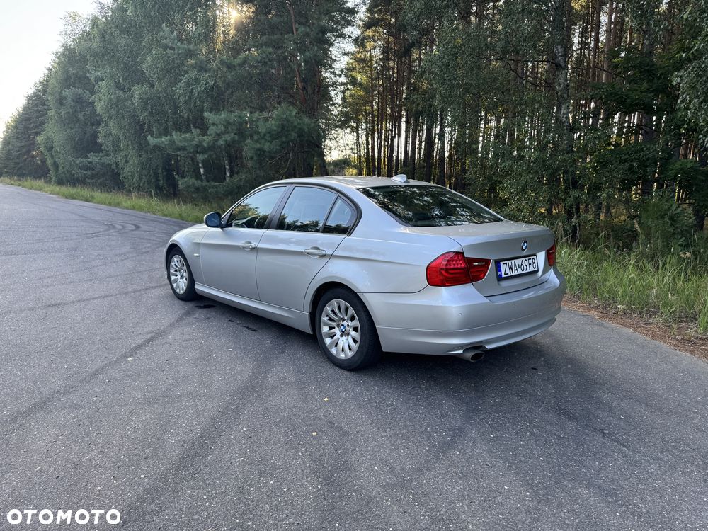 BMW Seria 3 320d - 8