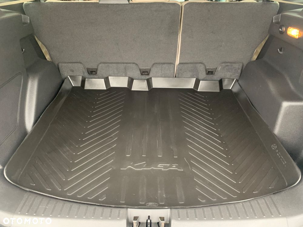 Ford Escape 2.0 EcoBoost AWD Titanium - 35