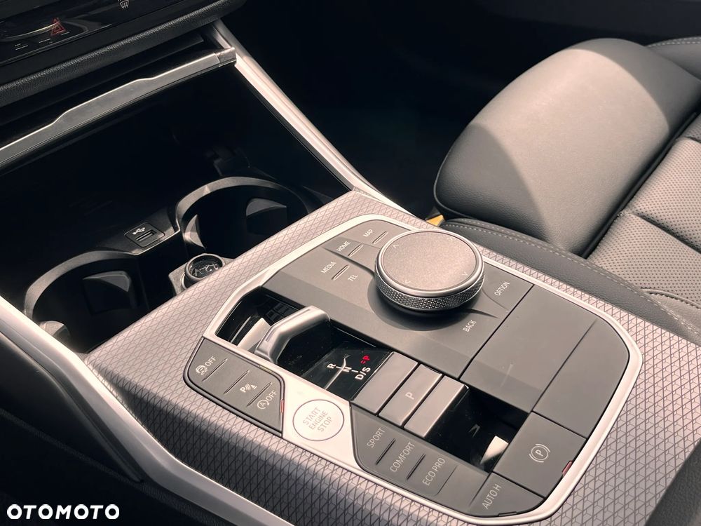 BMW Seria 3 330i xDrive M Sport sport - 25