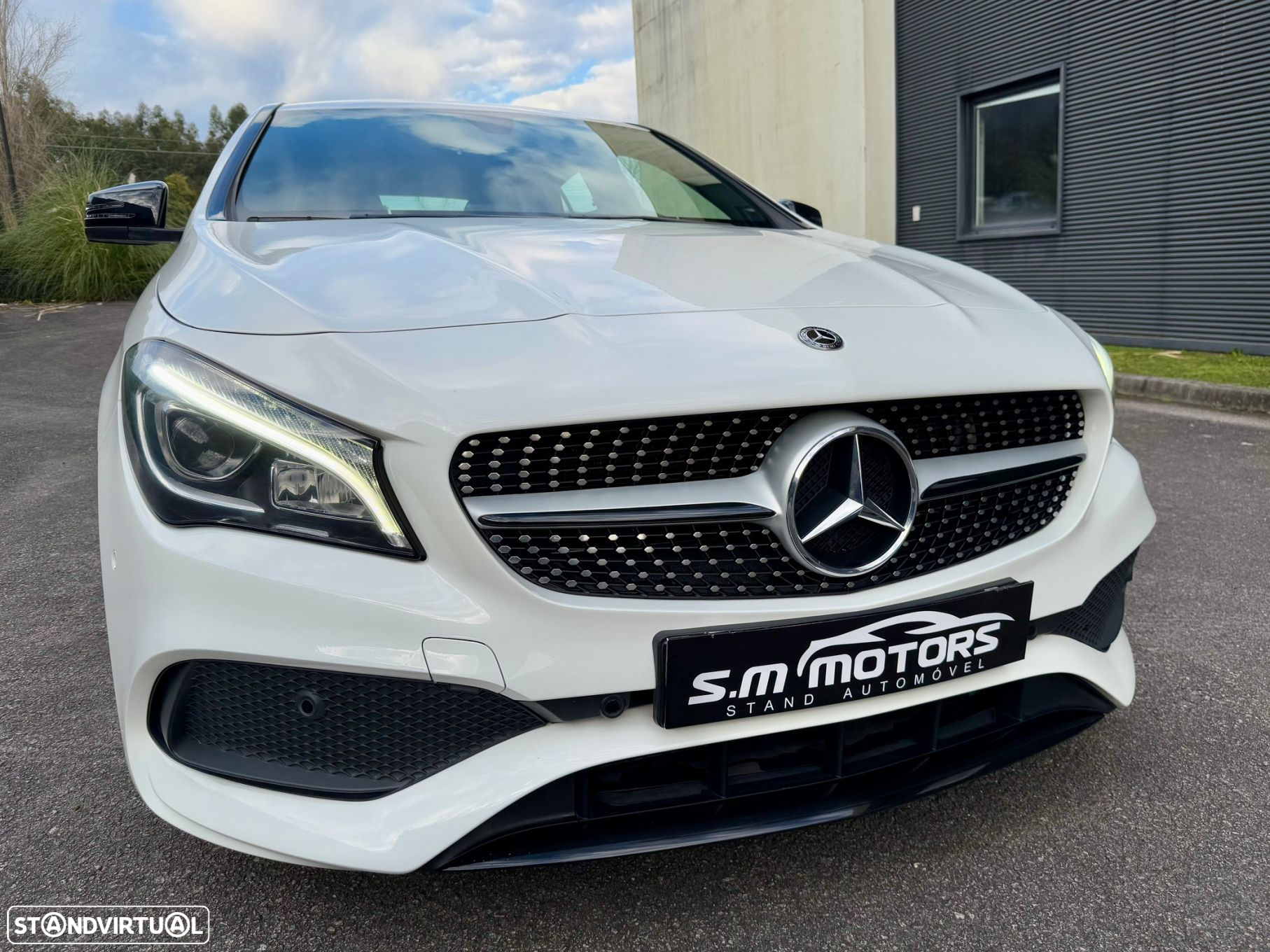 Mercedes-Benz CLA 180 Shooting Brake 7G-DCT AMG Line - 4