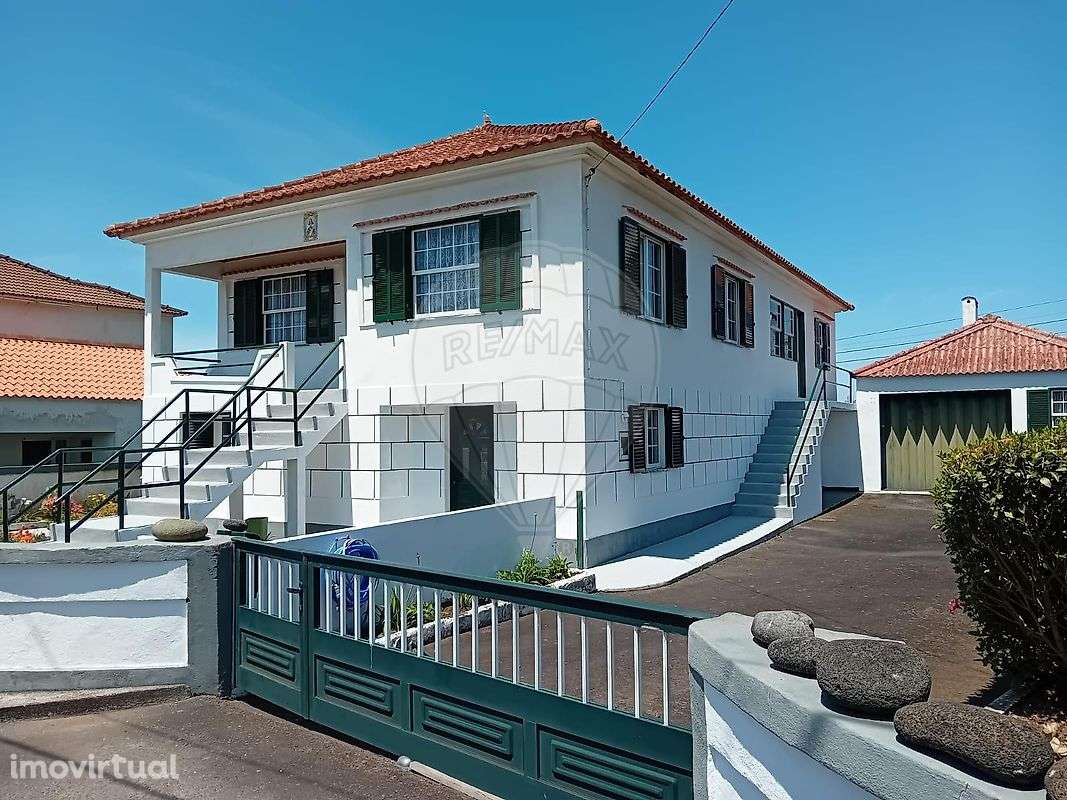 Moradia T6 para venda - Grande imagem: 2/19