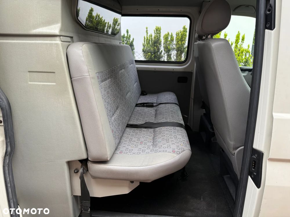 Volkswagen Transporter T5 TDI L1H1 - 17