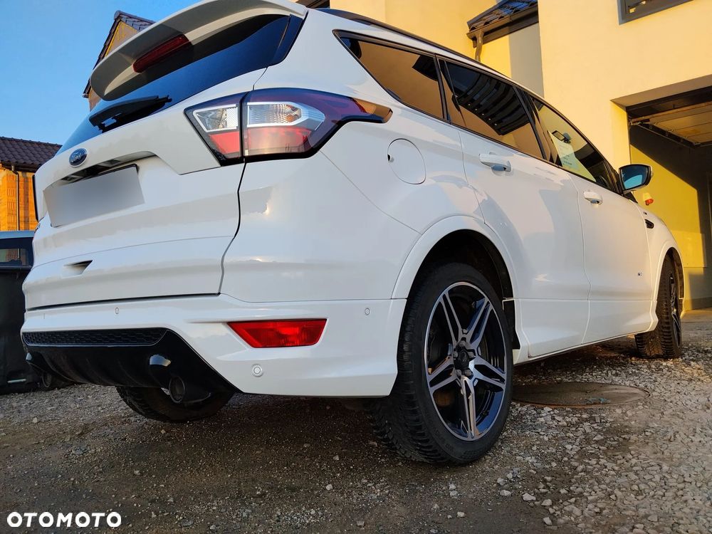 Ford Kuga 2.0 TDCi AWD ST-Line - 4