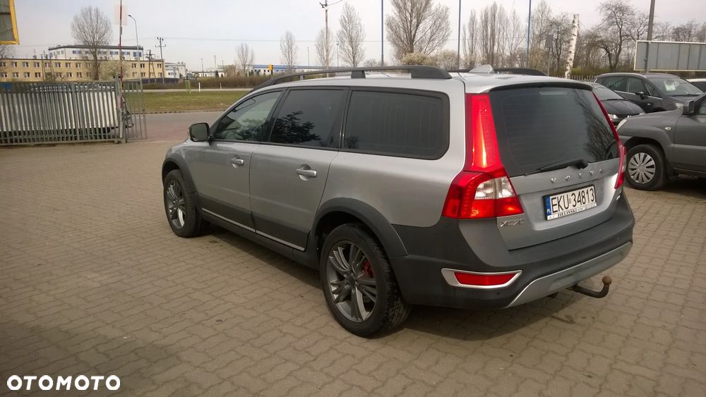 Volvo XC 70 D5 AWD Momentum - 3