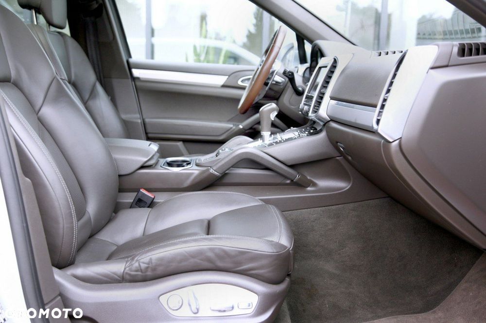 Porsche Cayenne - 14
