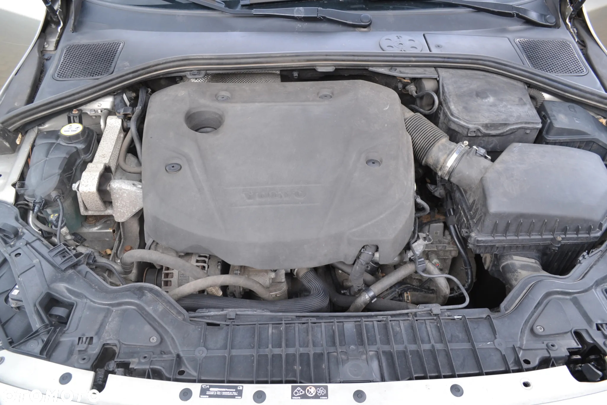 Volvo V60 D4 Drive-E Momentum - 13