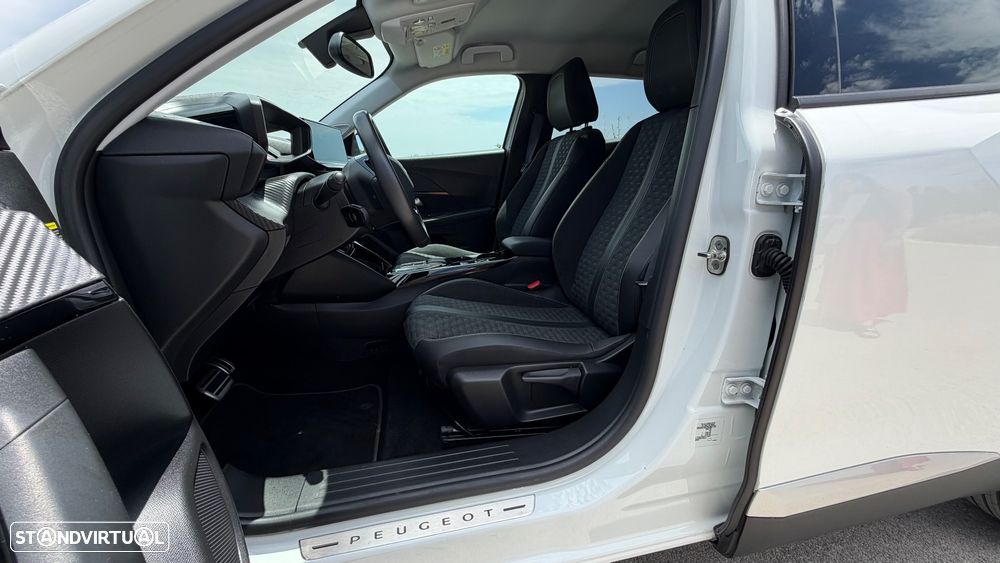 Peugeot e-2008 - 23