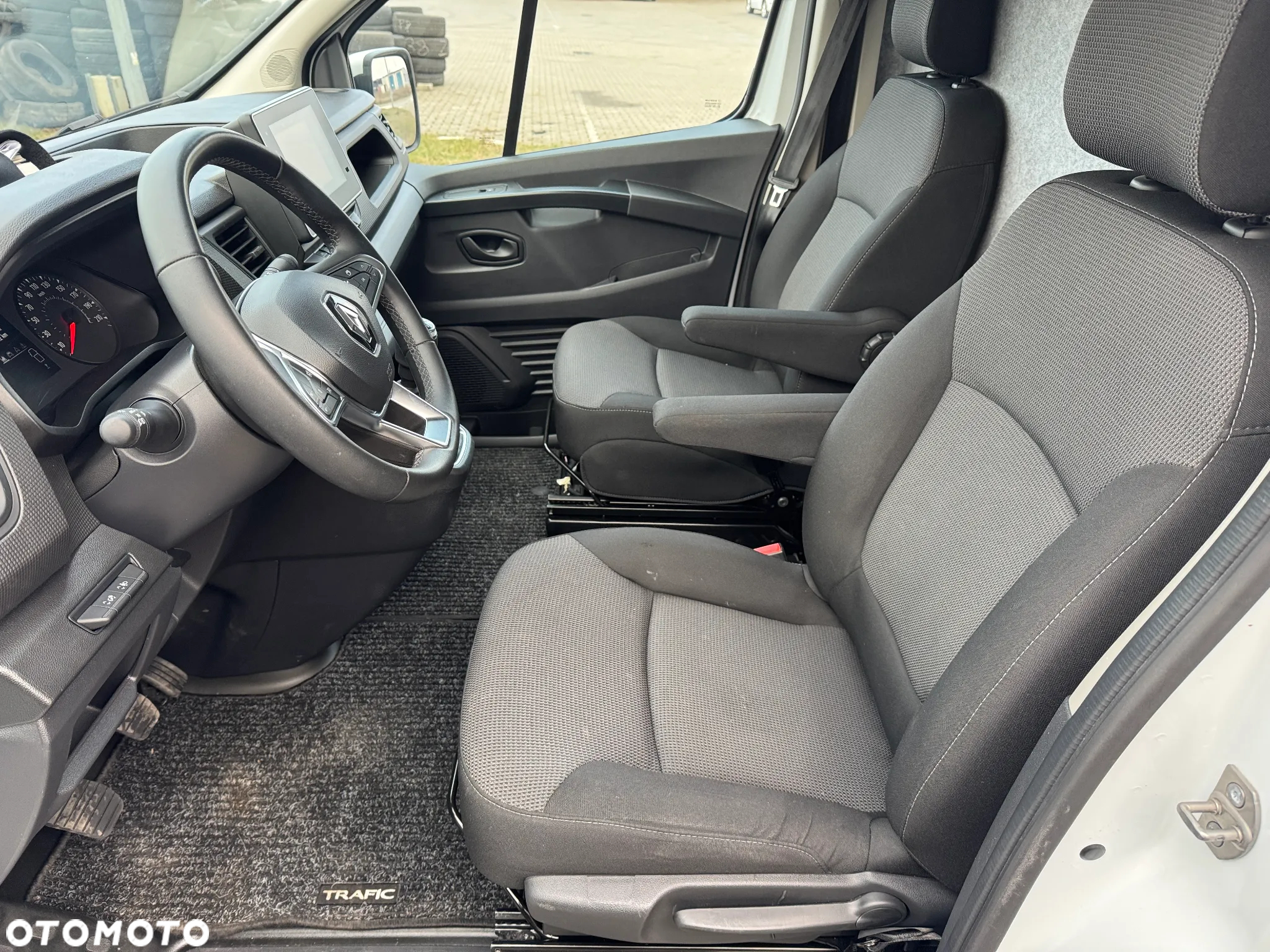 Renault TRAFIC - 12