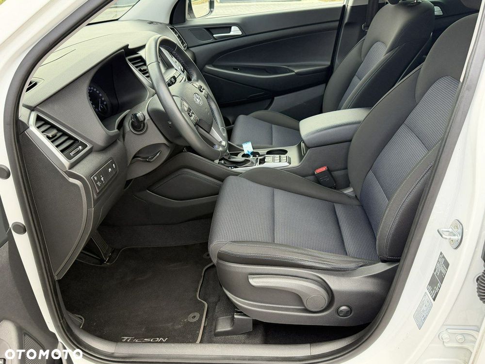 Hyundai Tucson blue 1.7 CRDi 2WD DCT Premium - 18