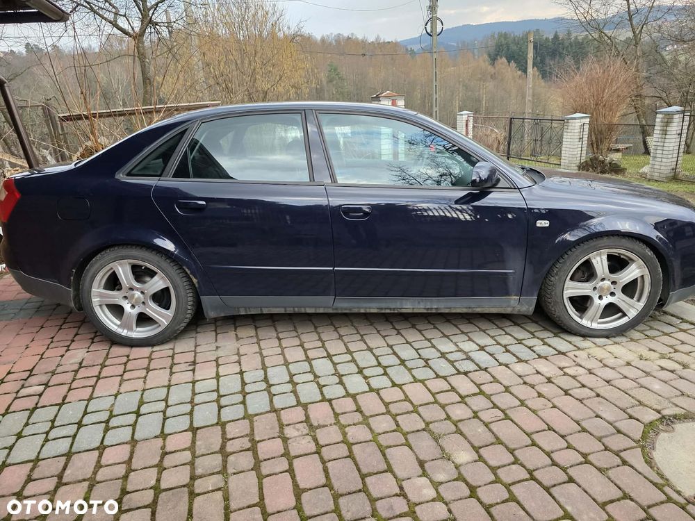 Audi A4 Limousine - 5