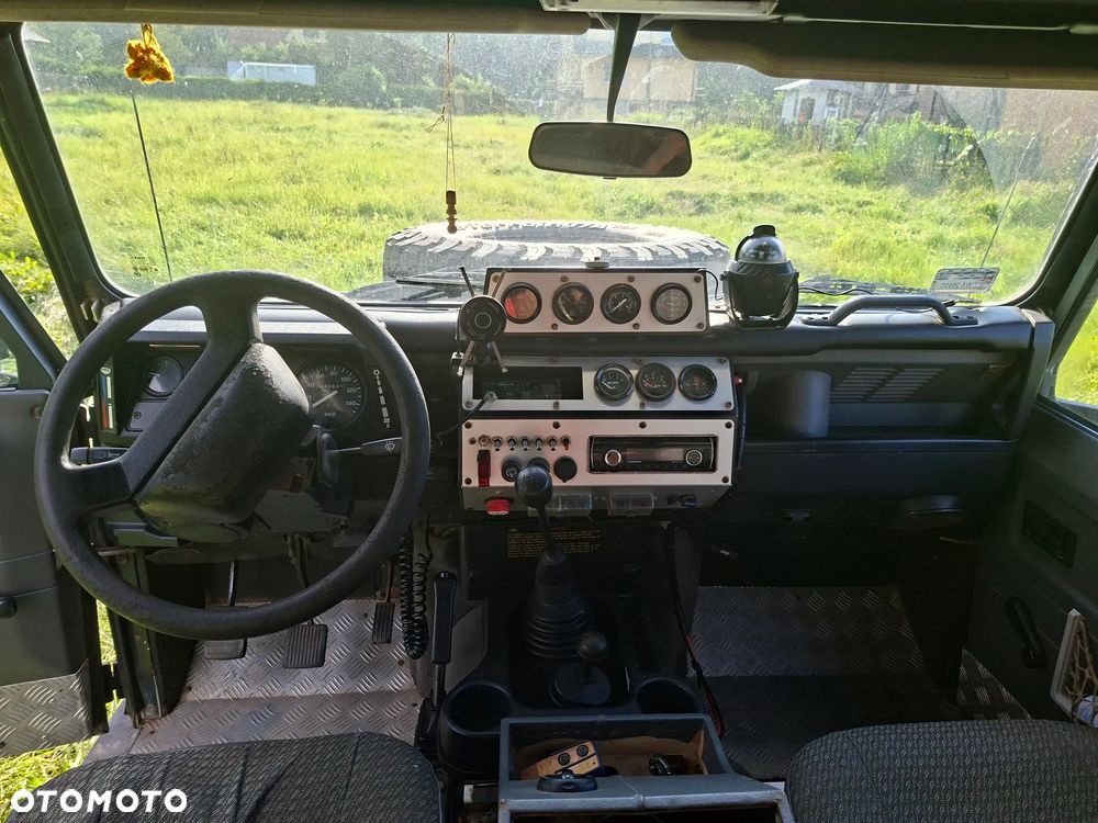 Land Rover Defender - 8