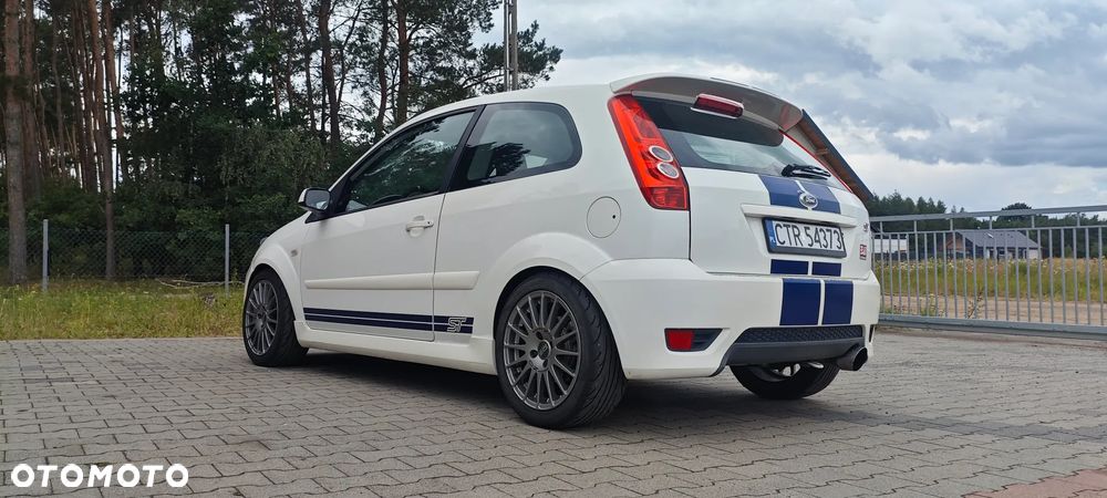 Ford Fiesta - 4