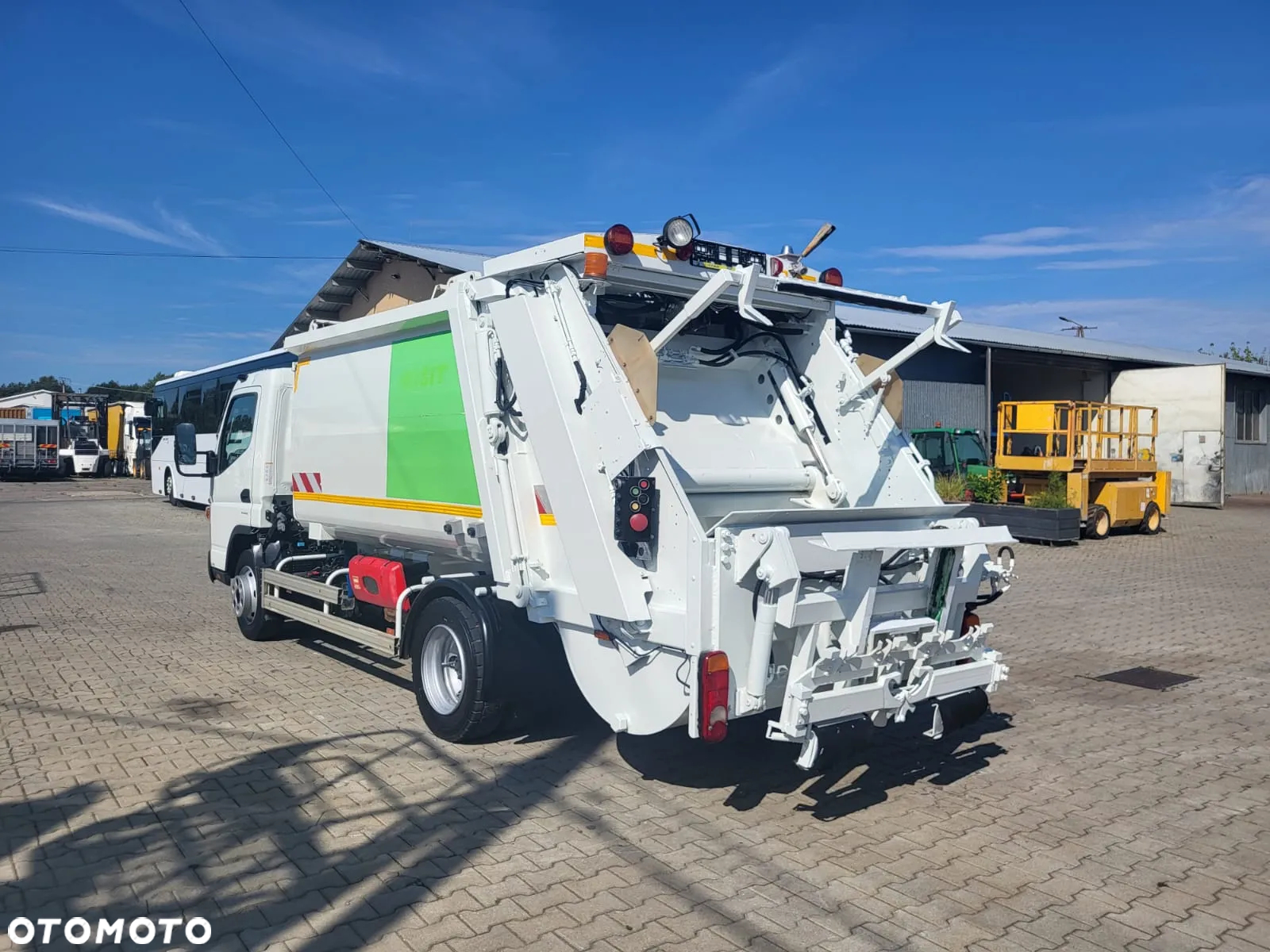 Mitsubishi Fuso Canter - 4