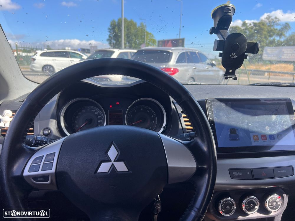 Mitsubishi Lancer 1.5 Invite - 9