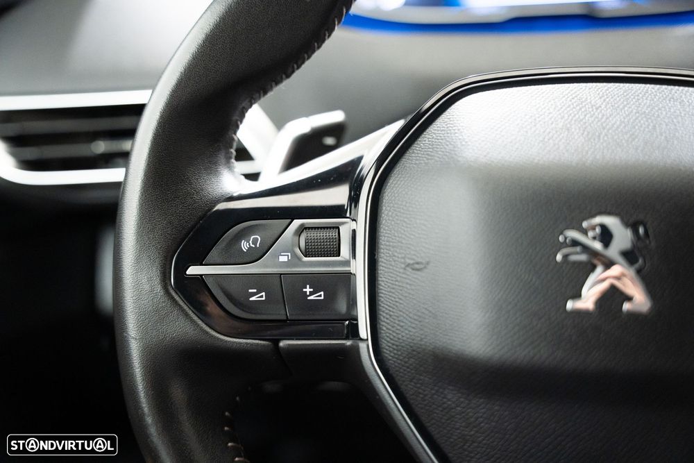 Peugeot 5008 1.2 PureTech Allure Pack EAT8 - 26