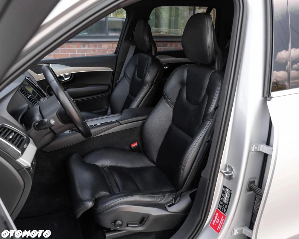 Volvo XC 90 B5 D AWD Geartronic Momentum - 22