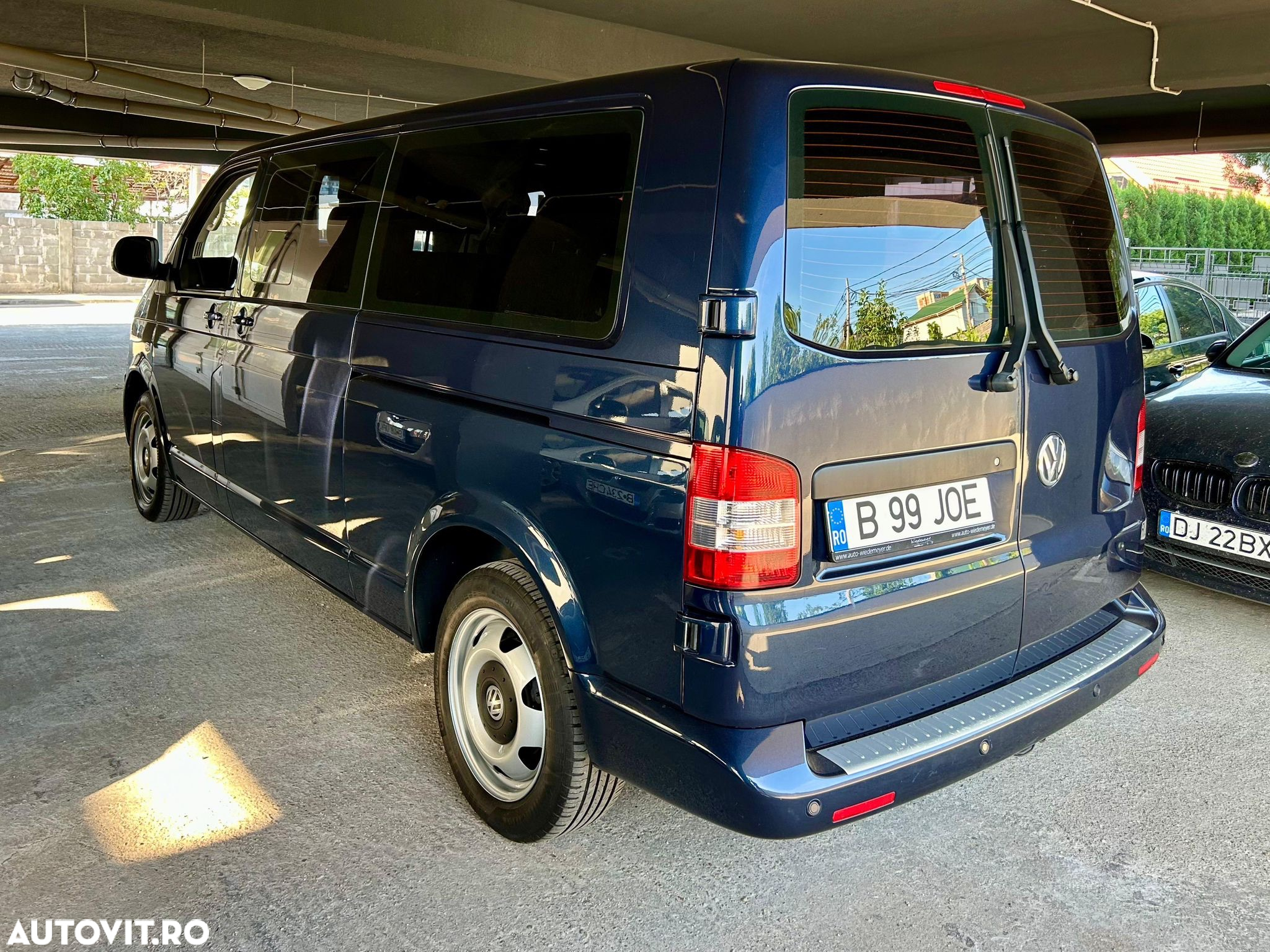 Volkswagen Caravelle - 4